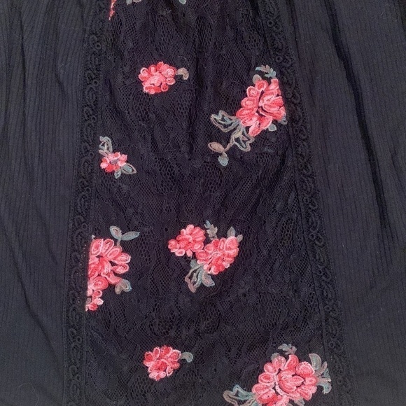 𝅺francesca’s Alya Off-The-Shoulder Lace Ribbed Black Top Women’s M - Picture 2 of 7